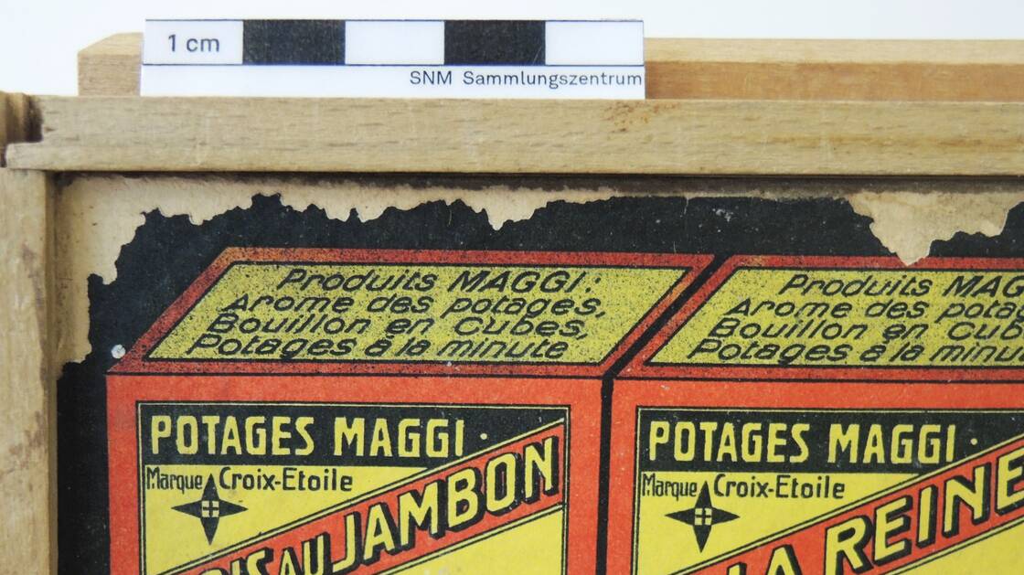 Maggi Verpackung mit Insektenschäden